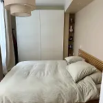 Cosy Parisian Flat In The 9Th