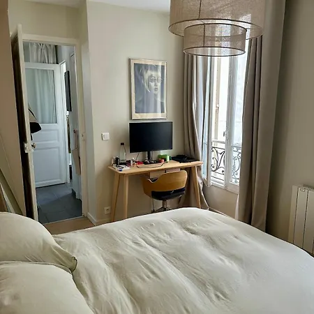 Cosy Parisian Flat In The 9th Parigi